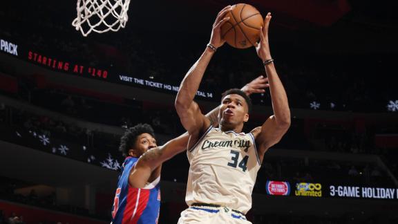 Giannis' 35 points leads Bucks to 13th-straight win