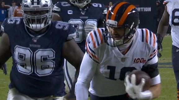 Trubisky maneuvers his way for 23-yard TD