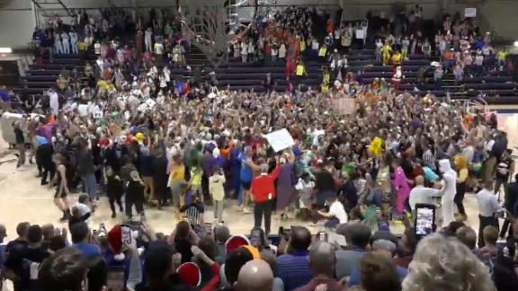 Taylor University students lose their minds, storm court on 10th point
