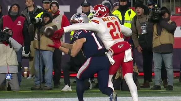 Pats fail to score on fourth down in final minutes