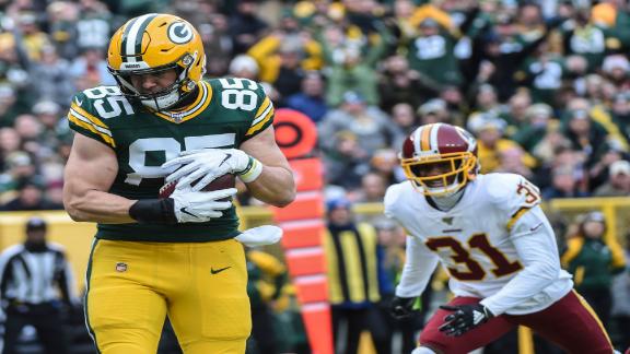 Rodgers connects with Tonyan for a 12-yard TD
