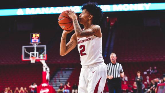 Tolefree Scores 20 Hits Six 3 Pointers For No 21 Arkansas