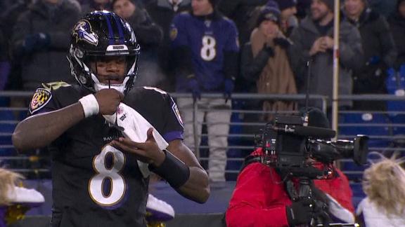 Jackson breaks bib on 5th TD pass