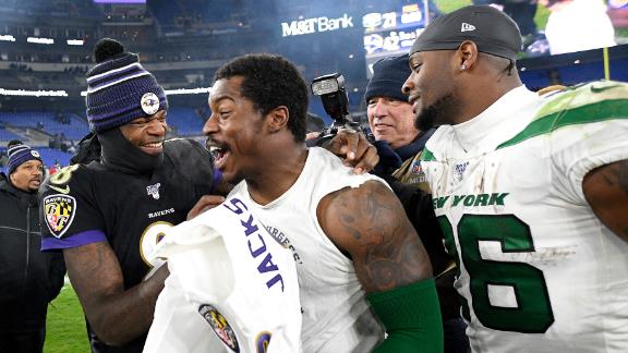 Jackson exchanges jerseys with Bell, multiple Jets