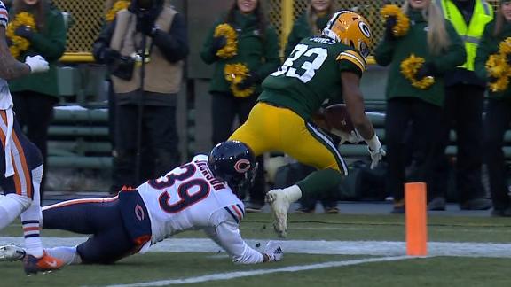 Jones shreds Bears defense for touchdown