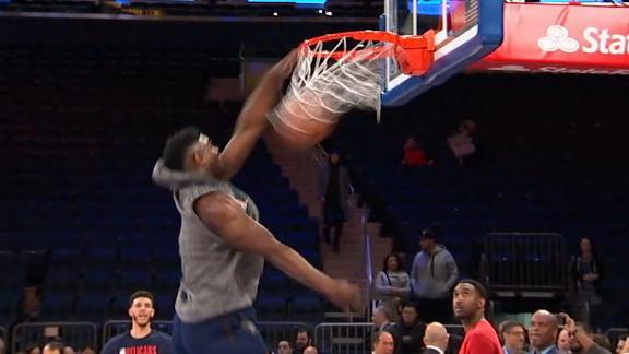 Zion throws down dunk in MSG