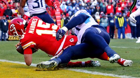 Mahomes avoids multiple tackles for amazing 27-yard TD run