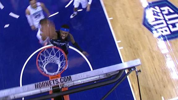 Gordon drops dime to Ross for the emphatic slam
