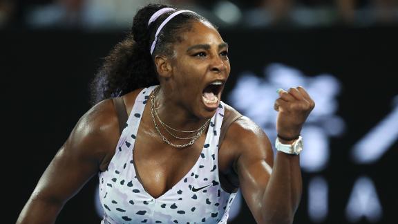 Serena advances to 3rd round at Aussie Open