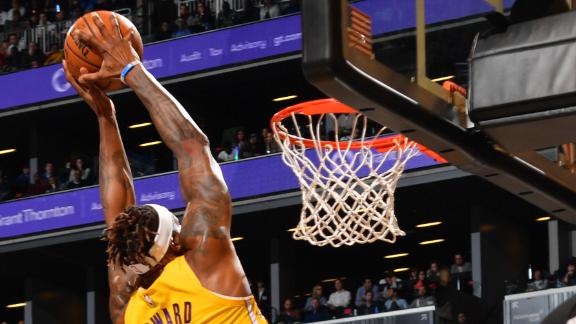 Howard 1 one-ups Davis' big-time jam