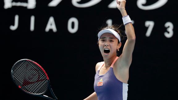 Wang defeats Serena in three-set thriller
