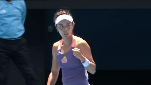 Wang takes 1st set off Williams