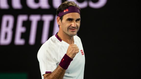 Federer advances to 15th Australian Open quarterfinals