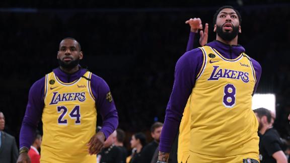 Lakers Left Empty Seats for Kobe Bryant, Gigi at 1st Game Since Death