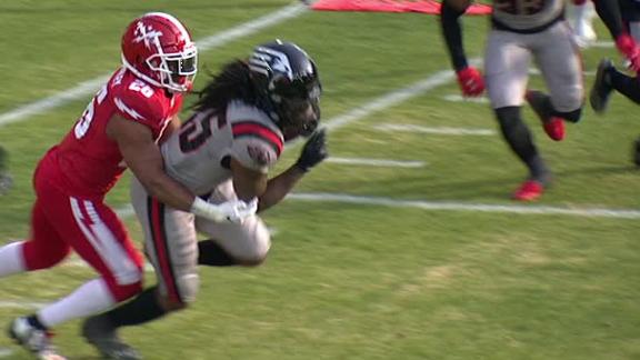 Guardians' Hines catches tipped pass for INT