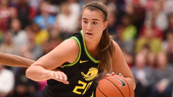 Ionescu becomes first Div. I player with 2K points, 1K assists and 1K rebounds