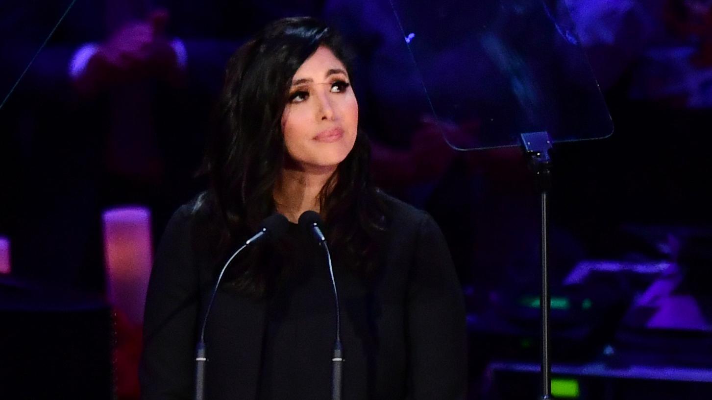 Vanessa Bryant honors Gianna and Kobe with emotional speech