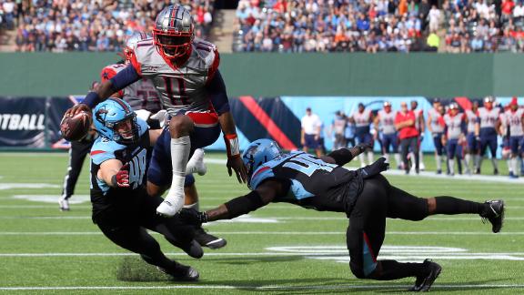 Houston Roughnecks quarterback P.J. Walker signs with Carolina Panthers