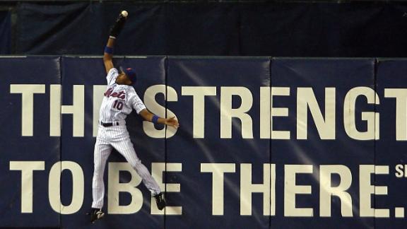 Kevin Mitchell Barehanded Catch Against Ozzie Smith! San