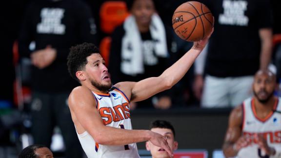 Booker's 35 leads Suns to victory
