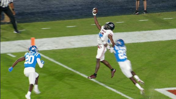 Catch of the year? South Carolina's Shi Smith hauls in one-handed TD catch