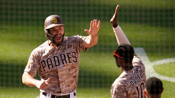 Hosmer delivers late for Padres in 5-2 win over Dodgers