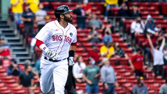 Red Sox beat Giolito, White Sox 11-4 on Patriots' Day