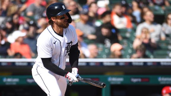 White Sox' Dallas Keuchel Walks 5, Late Rally Falls Short Vs