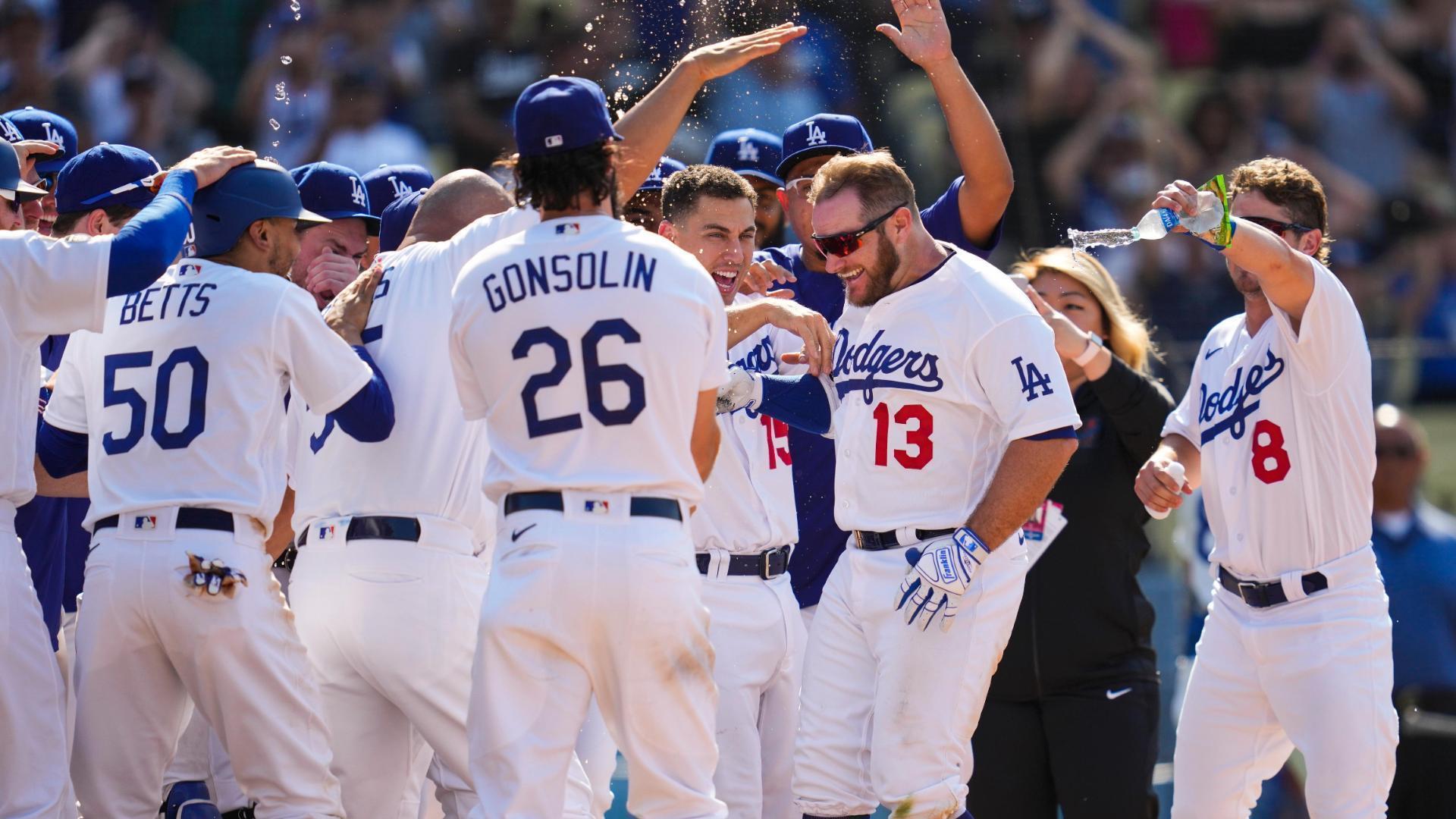 Will Smith's Pinch-Hit, Walk-Off 3-Run Homer Completes Dodgers