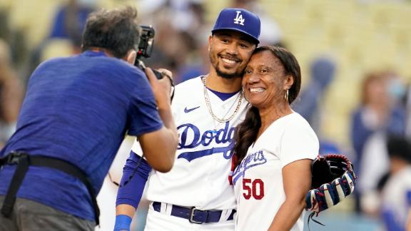 Enthusiastic Mookie Betts extends hitting tear in Dodgers' win