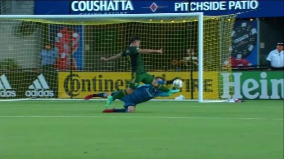 Felipe Mora scores penalty goal to put Timbers up 2-0