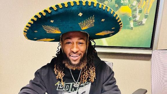 Aaron Jones y el origen de su sombrero 