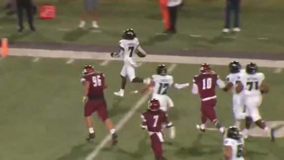 Hawaii RB turns disaster into TD on run you have to see to believe