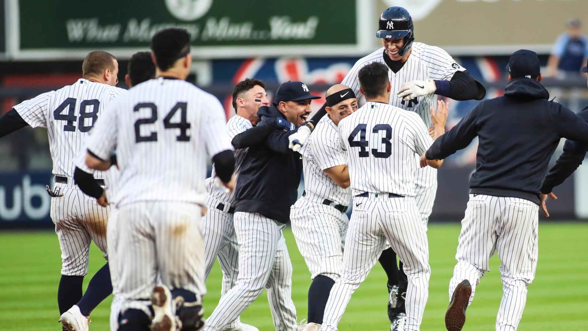 Judge walks if off, Yankees clinch wild-card berth