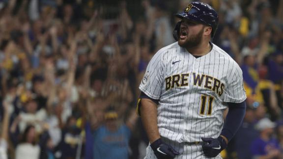 Rowdy Tellez crushes 2-run HR to give Brewers lead