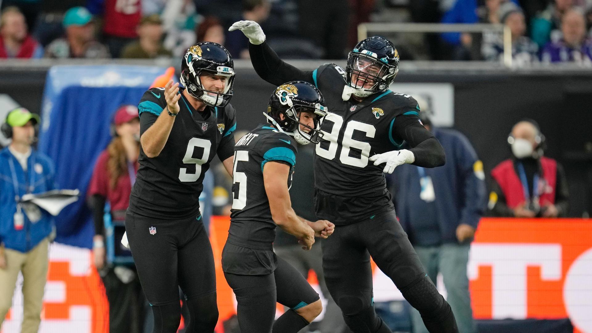 Jaguars win first game with 53-yard FG as time expires