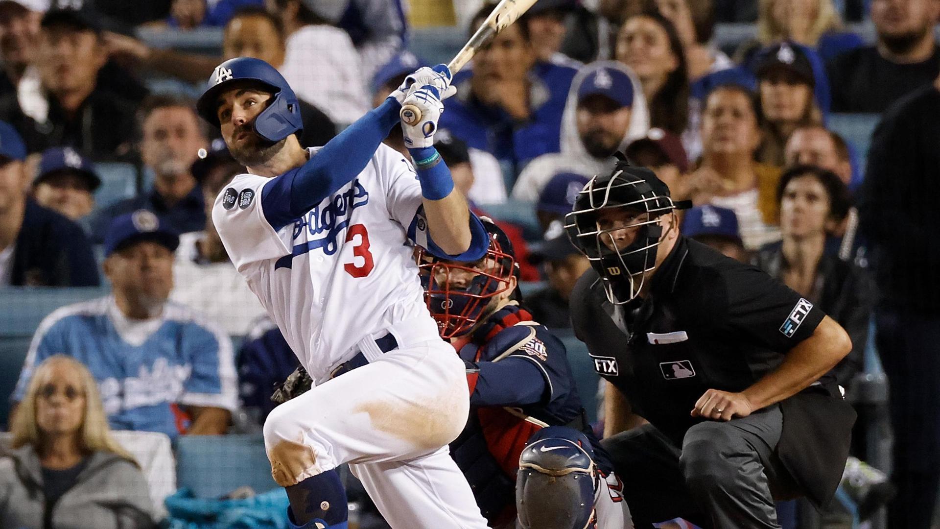 Chris Taylor's three home runs keep Los Angeles Dodgers alive