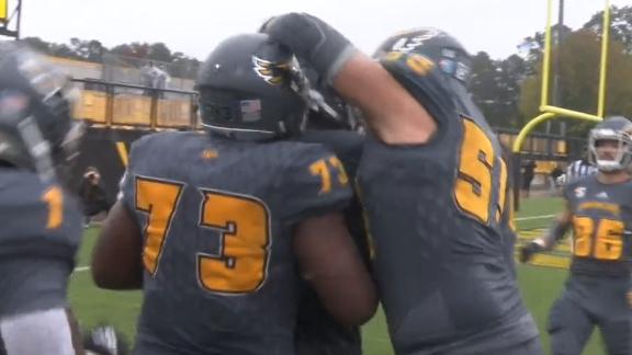 Kennesaw State WR fights through pass interference to make game-winning catch