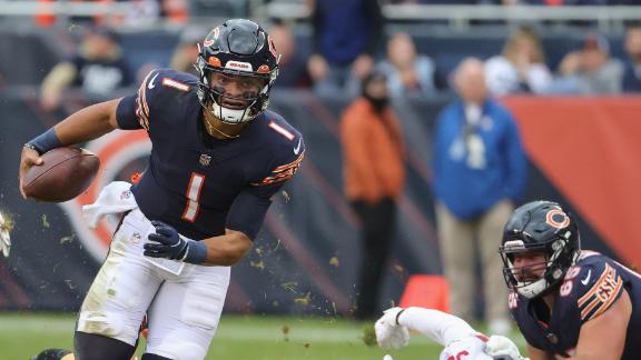 Justin Fields scrambles to avoid multiple 49ers would-be tacklers for  touchdown