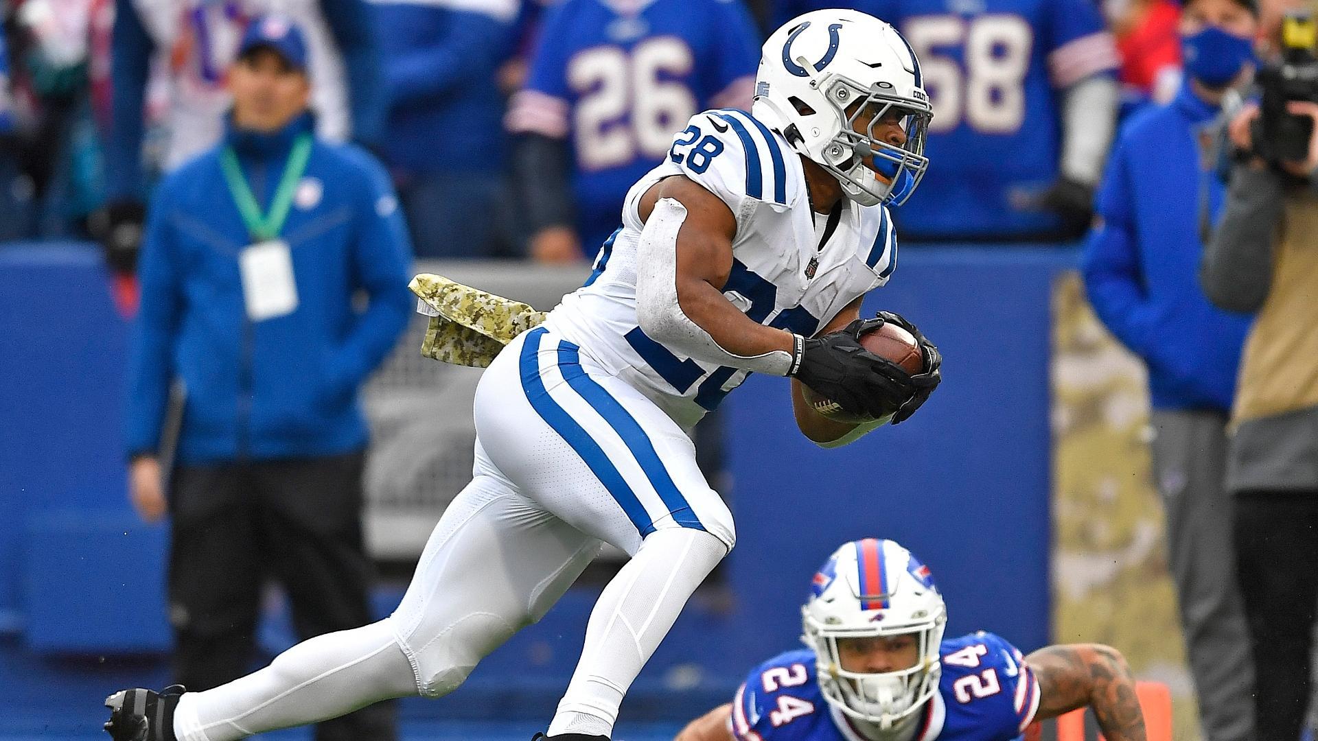 Jonathan Taylor finds pay dirt 5 times in Colts' dominant win over Bills
