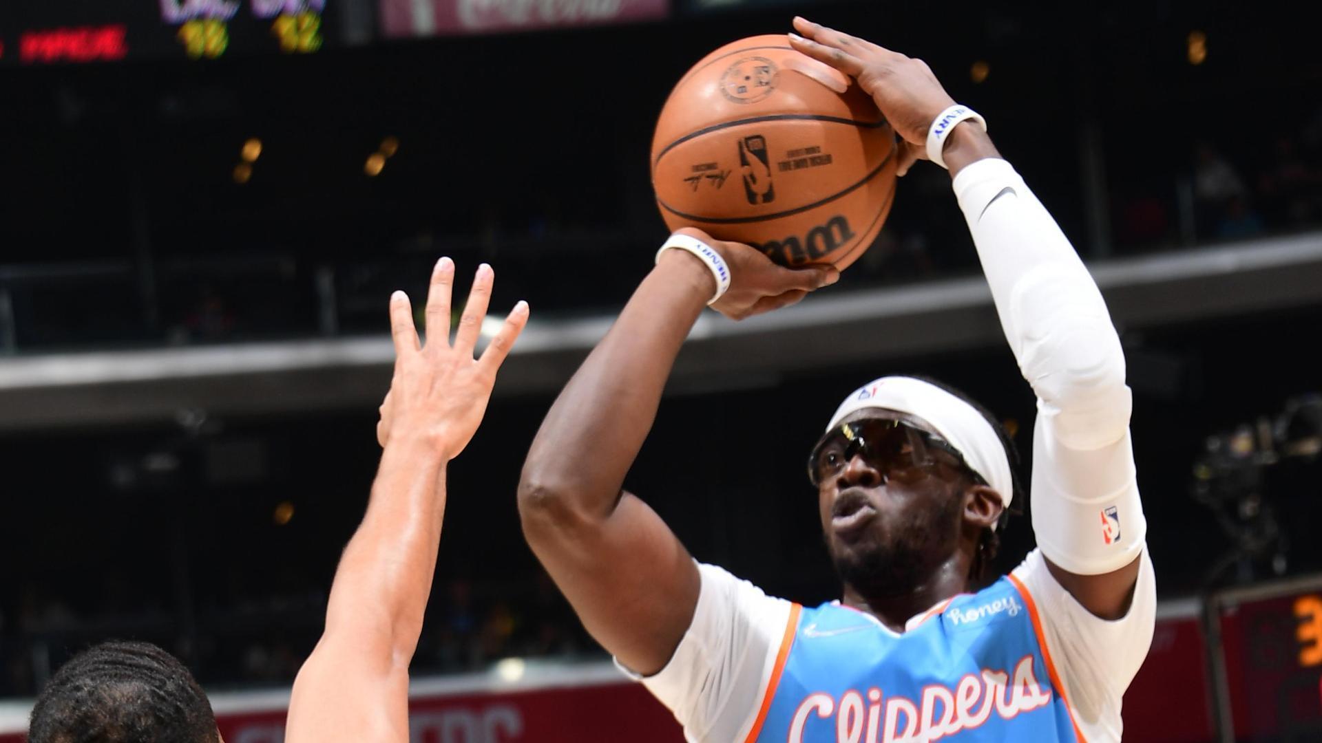 Clippers take down Pistons in afternoon affair
