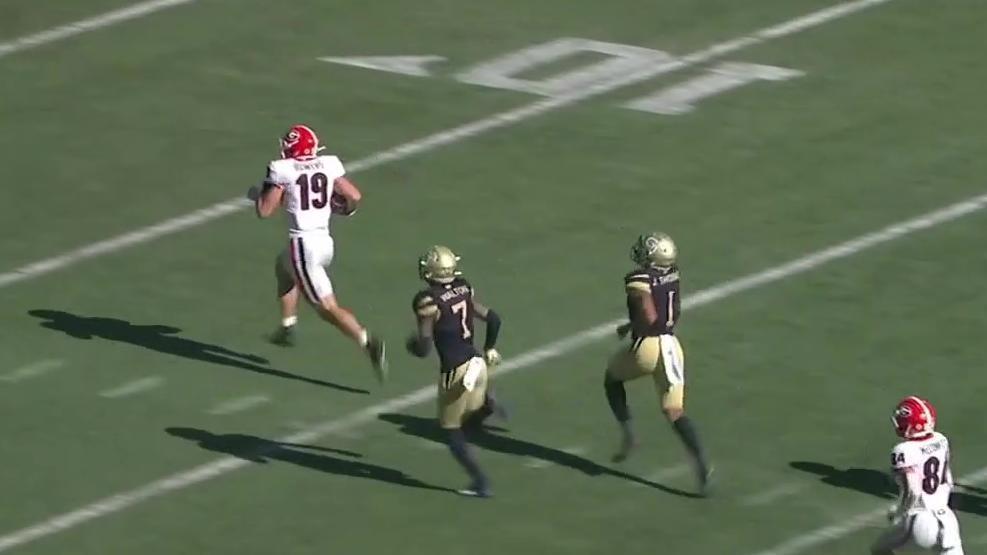 Georgia's Brock Bowers makes incredible 73-yard TD catch after multiple  deflections