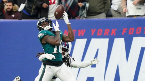 Jalen Reagor can't hang on to potential game-tying TD for Eagles