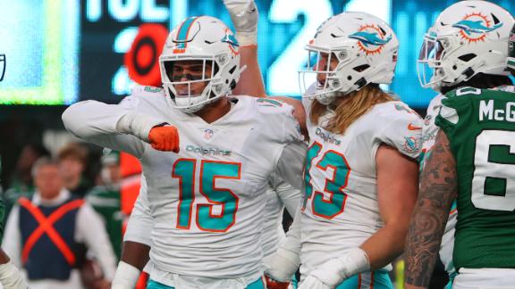 Surging Miami Dolphins activate OL Michael Deiter, WR DeVante