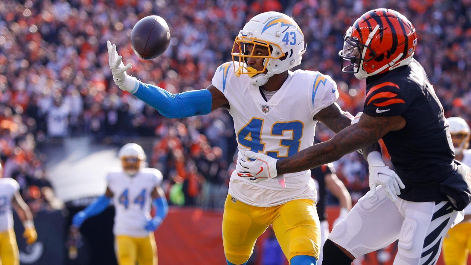 Up-and-down Chargers hold off Bengals for 41-22 victory