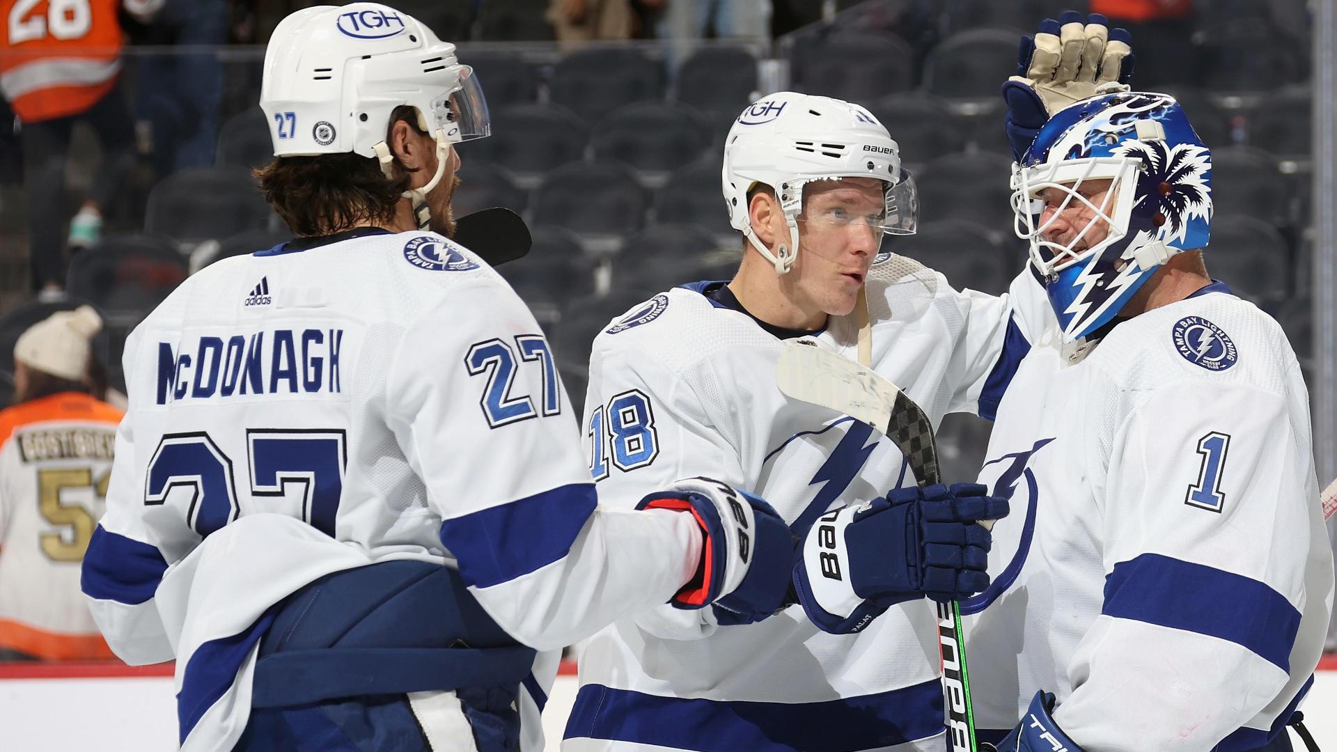 Lightning score seven in rout of Flyers