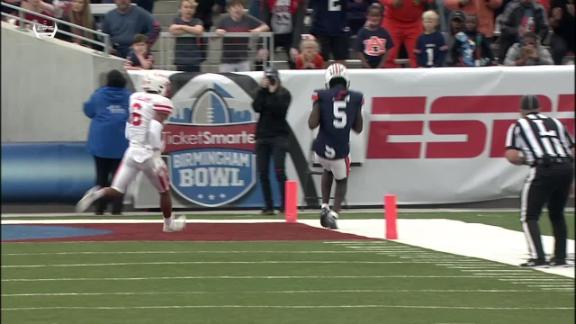 Houston rallies late over Auburn, wins Birmingham Bowl 17-13