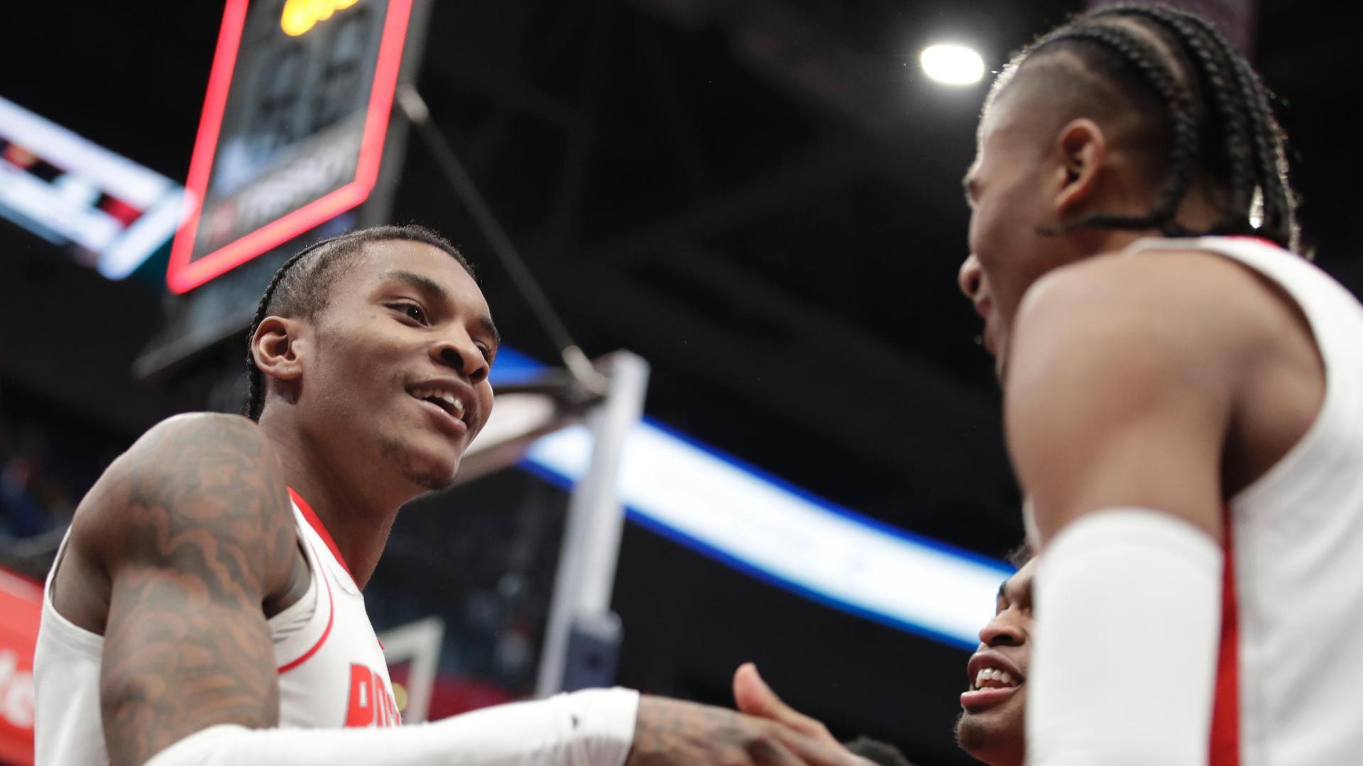 Rockets slip by Wizards to break 8-game losing streak