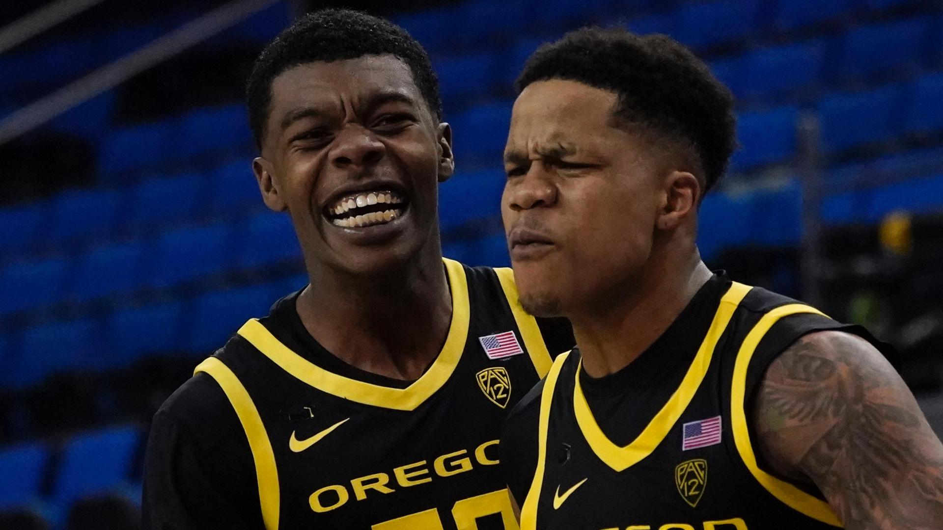Jacob Young drains go-ahead bucket for Oregon late in OT