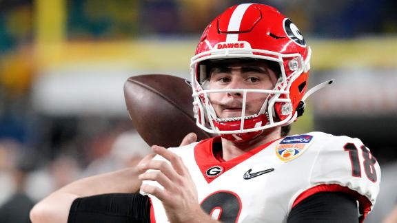 Quarterback Stetson Bennett announces 2022 return, JT Daniels enters  transfer portal, Georgia Sports